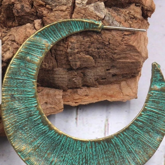 Vintage Crescent Earrings - Picture 4 of 5